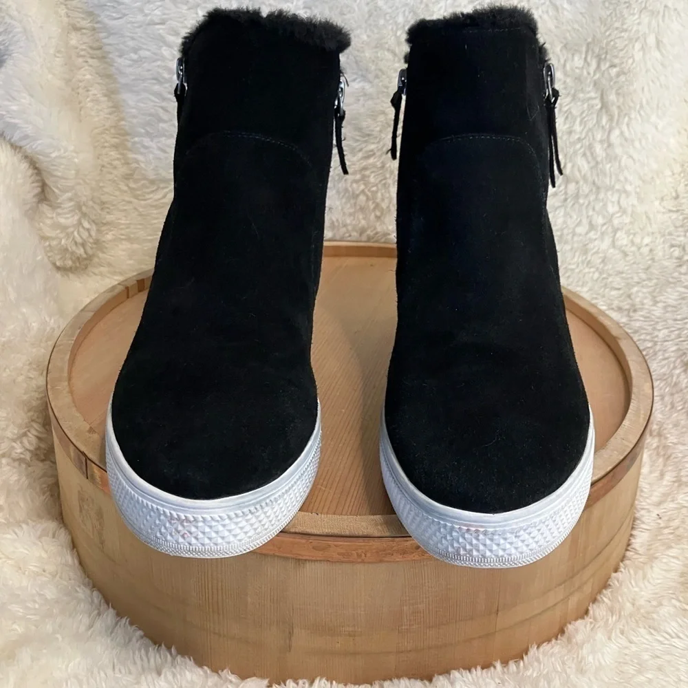 Caslon Black Suede Averie Booties Water Resistant Side Zip Hidden Wedge Sz 10.5